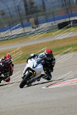 media/Jun-25-2022-Fastrack Riders (Sat) [[296e527623]]/Level 3/Outside Turn 6/